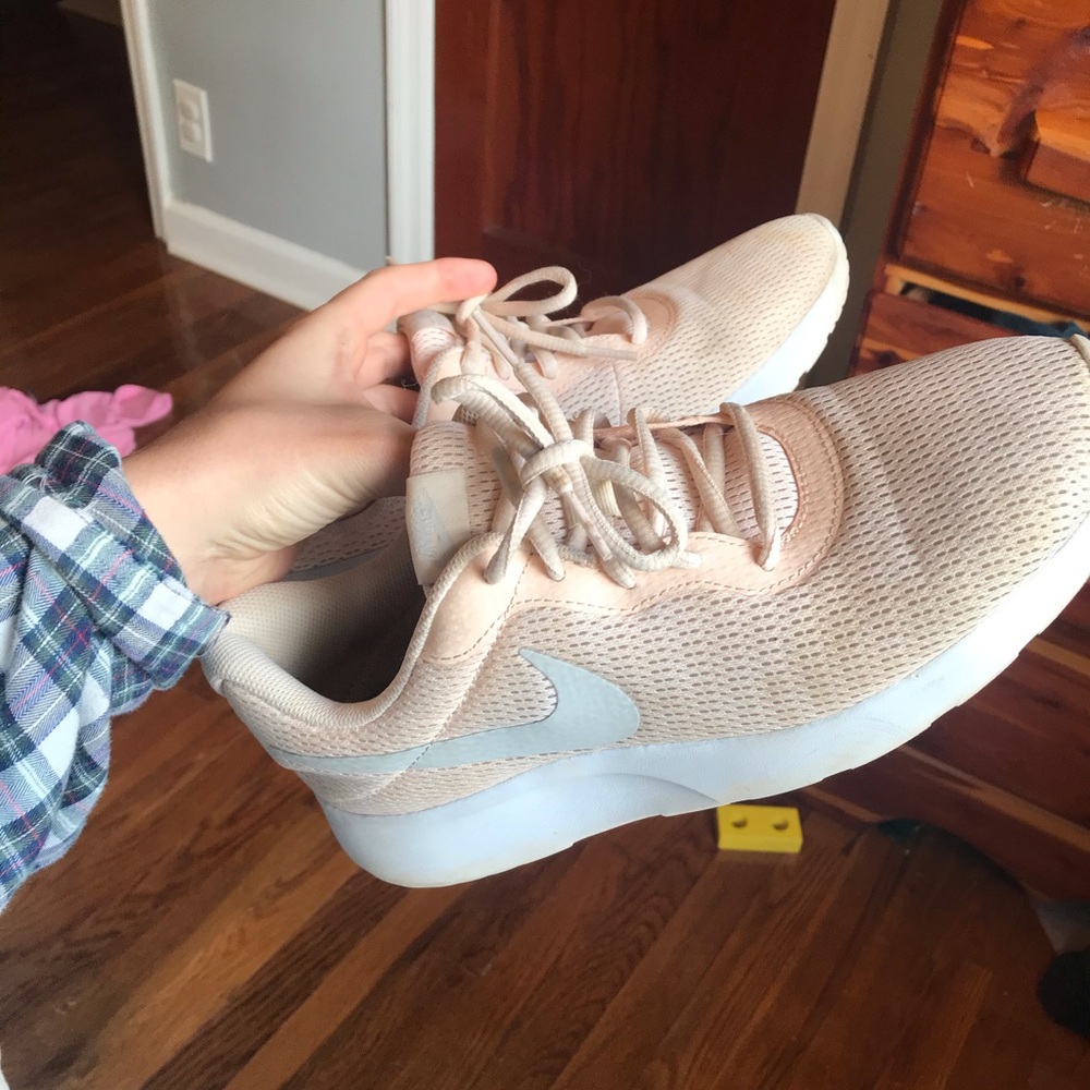 pink nike shoes